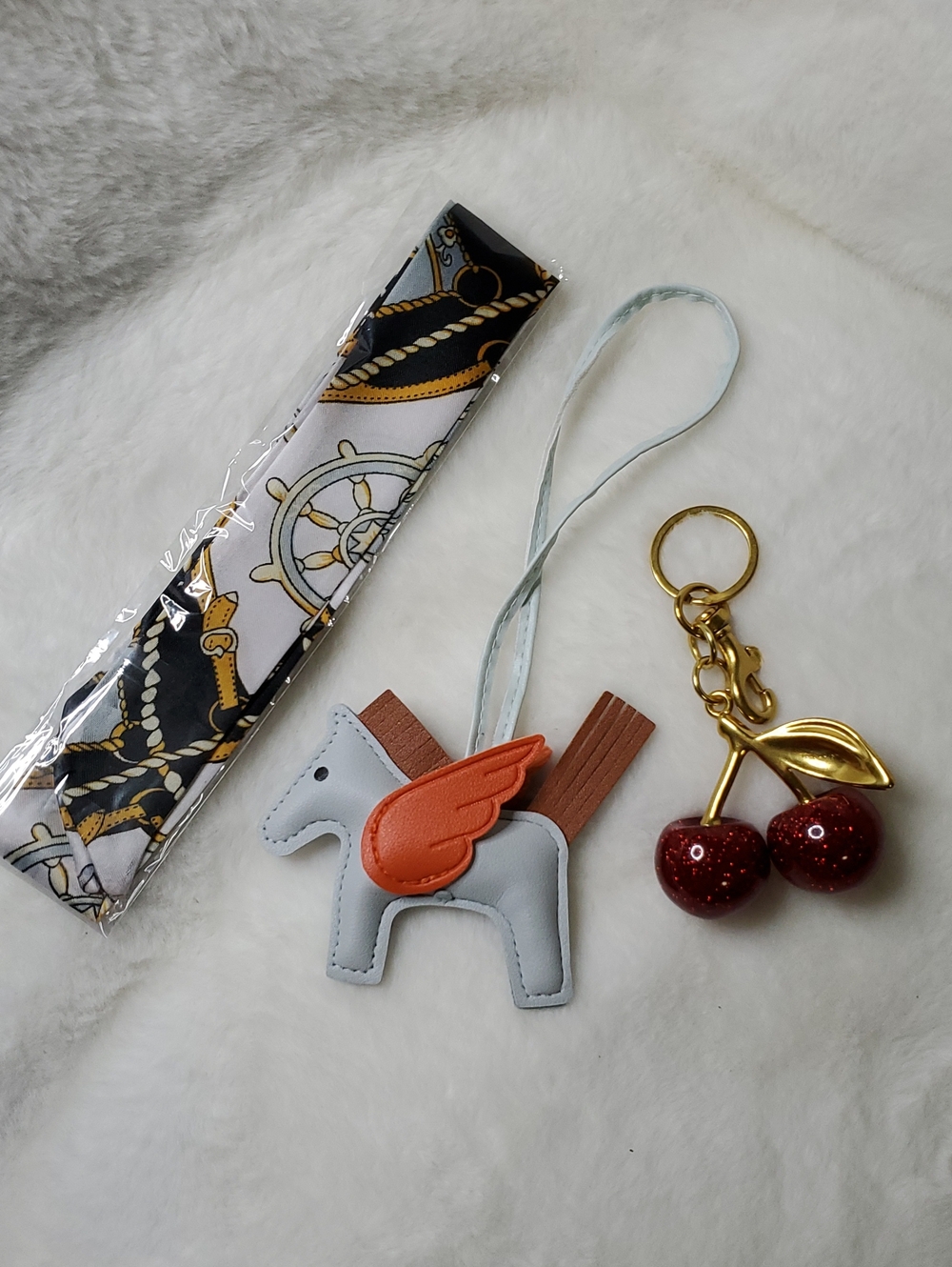 3 Pices Pegasus Charm Bag Pendant - Light Gray with Orange Wings